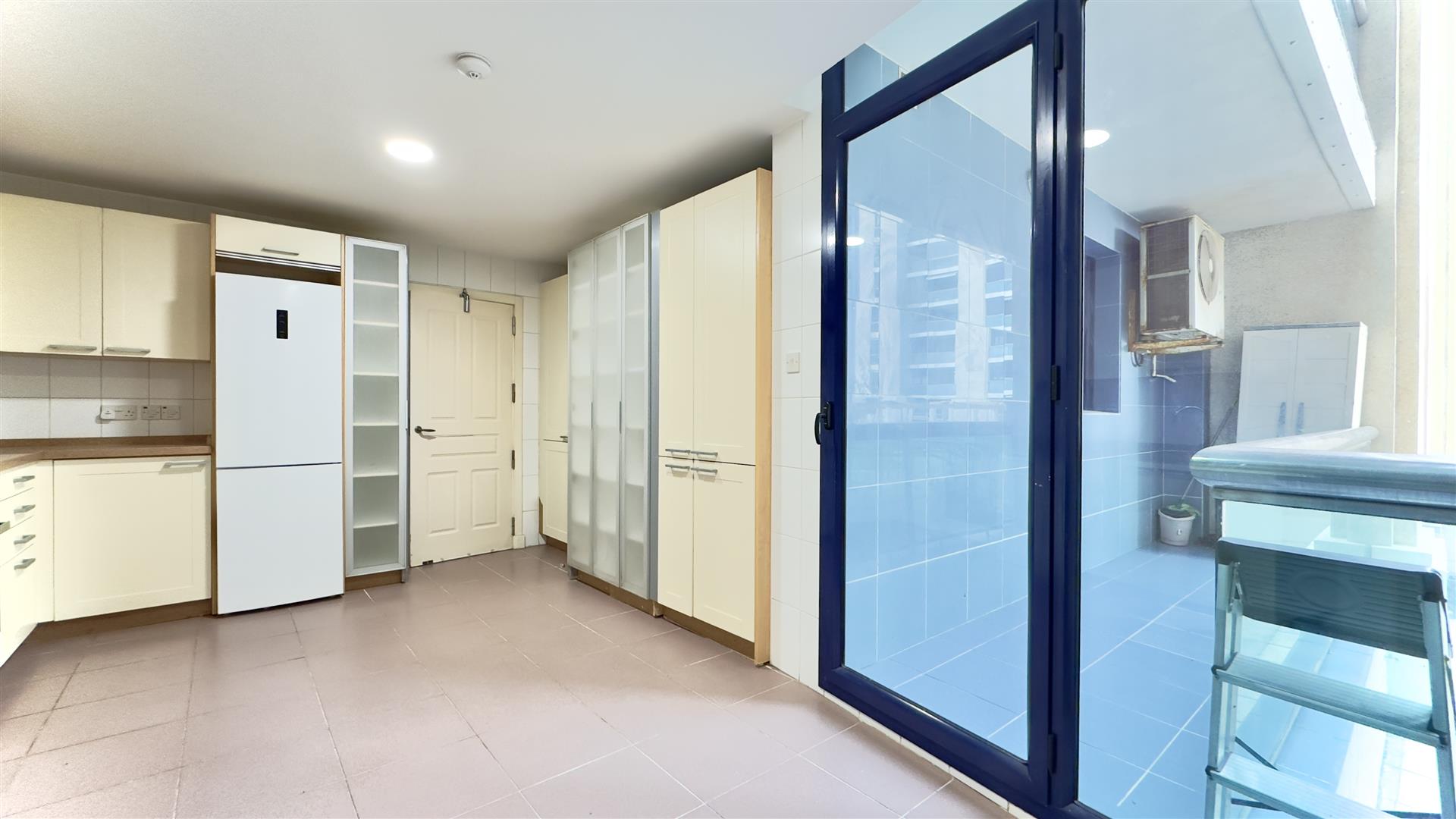 Image of Apartment - 4 Bedrooms - 2 Bathrooms for Sale in Europlaza-Gibraltar, Image 12